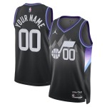 Utah Jazz Trikot Benutzerdefinierte Jordan 2025-26 Statement Edition Schwarz Swingman - Herren